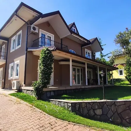 Bademli Site Ici Villla *